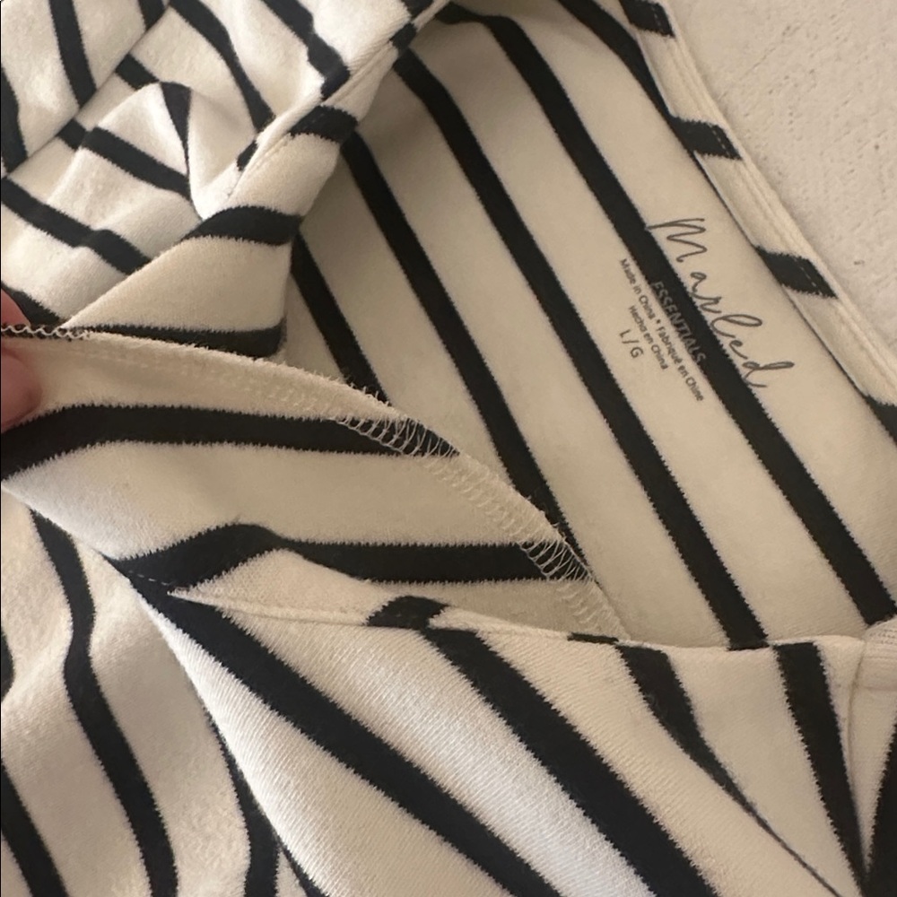 MARLED B&W STRIPED TEE - Picture 4 of 4